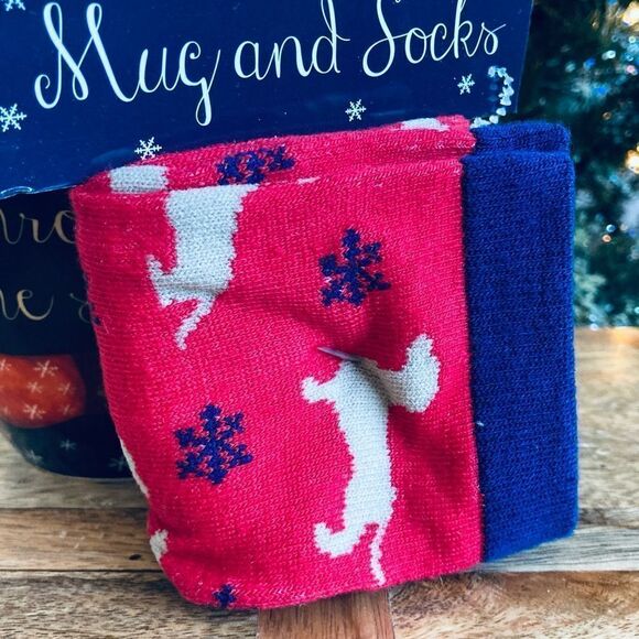 NWT 2-pc Christmas Dachshund Dog Mug & Socks Set - Picture 7 of 7